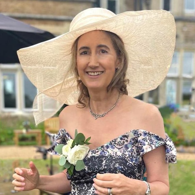 Sophie Kinsella, author, dies at 55